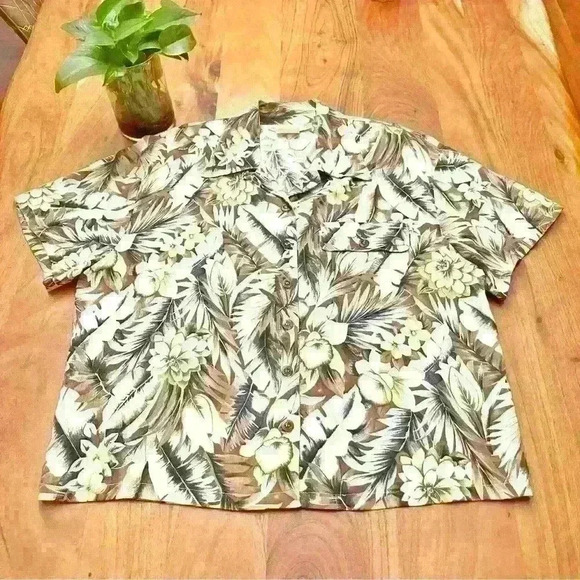 Vintage oversized Hawaiian floral short sleeves button down blouse shirt - Picture 8 of 13